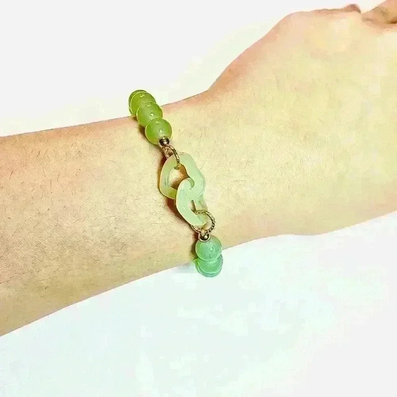 Two Hearts Beaded Bracelet in Beautiful Green - Picture 1 of 5